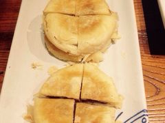 鲜花饼-云海肴·汽锅鸡·云南菜(天津国金汇店)