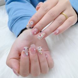 -七彩虹美甲美睫 半永久