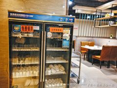 面包甜点陈列柜-万和源炝锅城·活鱼现炝(文艺北路店)