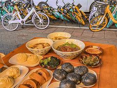 -李与白包子铺(桐梓林店)
