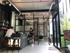 -Hair Co.一间沙龙