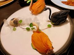 鸳鸯天鹅酥-万丽轩·粤菜(王府井金茂万丽酒店)