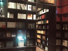 -钟书阁(松江泰晤士小镇店)