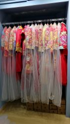 -觅白婚纱礼服馆