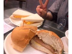 猪扒包-义顺牛奶公司(庇利金街店)