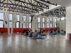 -无界瑜伽普拉提