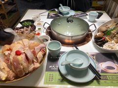 -洪氏嗨捞·猪肚鸡火锅(阳光天地店)