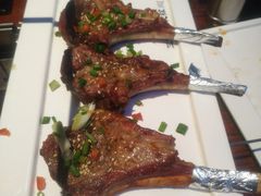 苏尼特金质烤羊排-三个蒙古大叔羊肉串(大宁店)