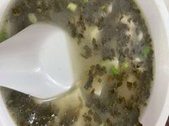 雪菜蚌肉豆腐汤-长廊好灶头 本地人农家菜(枫泾古镇店)
