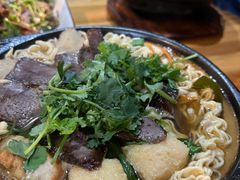 招牌知味牛肉砂锅-农家飘香卤味砂锅(三角地店)