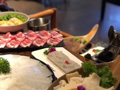 -老牌坊云南鱼豆花火锅(哈西万达店)