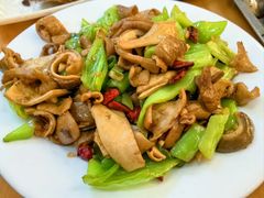 -春明狗肉馆(园丁花园店)