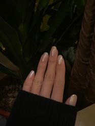 -花岐款式专研健康美甲沙龙