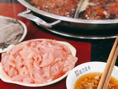纯鲜毛肚-储奇门鳝鱼火锅(总店)