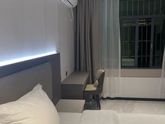 -鹏城丽景酒店(华强北红岭地铁站店)