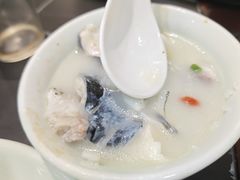 有机鱼头浓汤-浔味·山屿湖·正宗淳牌全鱼宴老字号
