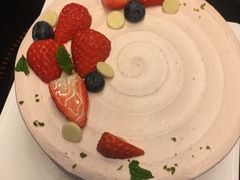 草莓空气感蛋糕-派悦坊·甜品·蛋糕(日坛店)