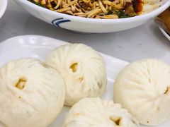 李与白酱肉包-李与白包子铺(桐梓林店)