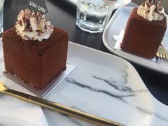 -UNI UNI(环亚凯瑟琳店)