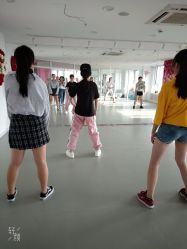 -WITCH （舞季）舞蹈工作室