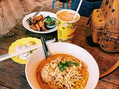 Chicken Khaosoi-Ongtong Khaosoi Ari Branch