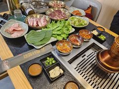-臻牛烤肉