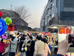 -南湖公园地摊集市
