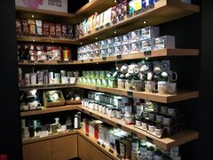 零售区-星巴克(杭州东站东到达店)