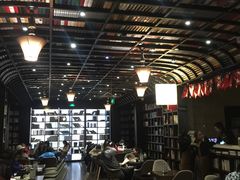 -钟书阁(松江泰晤士小镇店)