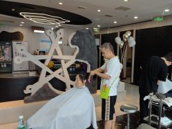 -TOP HAIR SALON