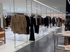 -文艺复兴百货(米兰大教堂广场店)