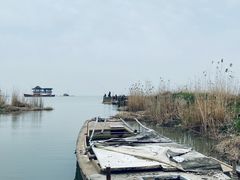 -亮河湾山庄
