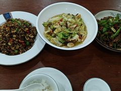-湖南人家湘菜馆(镇江路店)