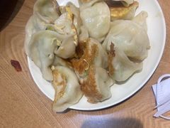 -三好食堂(煎饺·馄饨·肉饼米线·盛世广场店)