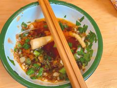 -拈签一笑黄牛肉辣卤串串
