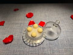 百香果法芙娜巧克力爆丸子-弦月窗LUNETTE BY AMANDA(复兴路店)