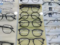 -GOOMI久米眼镜·蔡司·依视路·明月官方授权店(龙德紫金店)