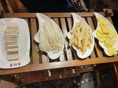 -亮欢寨酸汤鱼(沙冲路店)