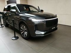 -理想汽车(世纪汇店)