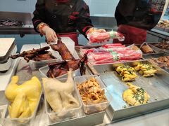 -狗撵鸭(泰山公寓店)