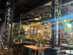 -临界音乐酒馆·小龙虾·江湖菜(华熙LIVE·鱼洞店)
