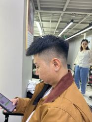 -尤司男士国潮理发馆