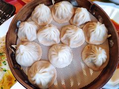 -鸿一饭店(隐秀路店)