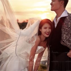 -易摄影婚纱摄影工作室