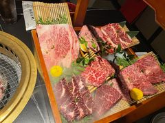 -山川小町·极番烧肉(新地假日广场店)