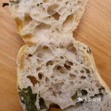最终还是没能逃过在面包里吃到蓝纹奶酪的命运[笑哭]