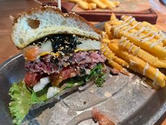 -三勾JJJ Burger&Coffee(梅溪湖店)