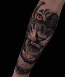 -木子·纹身店TATTOO穿孔·洗纹身