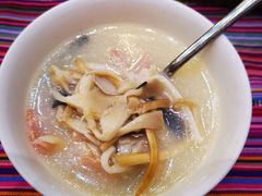 竹筒山珍汤-香巴拉云南餐厅(华莱坞店)