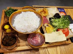 蒙自过桥米线-麦麦山云南菜(复地活力城店)